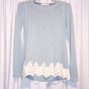 Rewind Long sleeve shirt w/ lace detail Size small